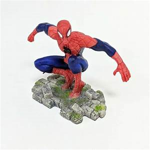 Betta Crouched Spider Man